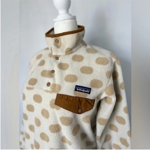 Patagonia Polka Dot Snap T Synchilla Fleece Pullover
Cream, Beige and Brown - Picture 5 of 10